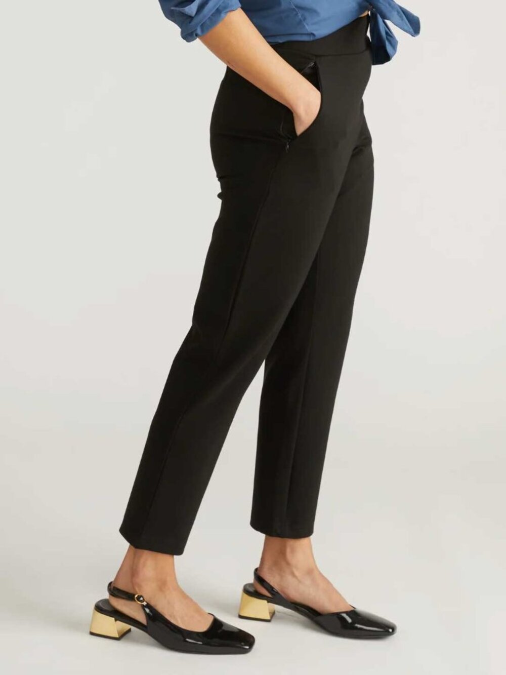Universal Standard Smart Signature Ponte Pants in Black 14 - 16